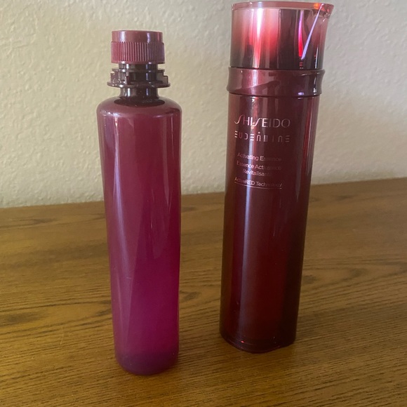 Eudermine Activating  Essence with Hyaluronic Acid and Vitamin C with Refill - Picture 2 of 5